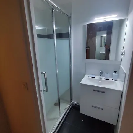 Entier:asnieres Sur Seine Apartment