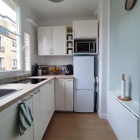 Entier:asnieres Sur Seine Apartment